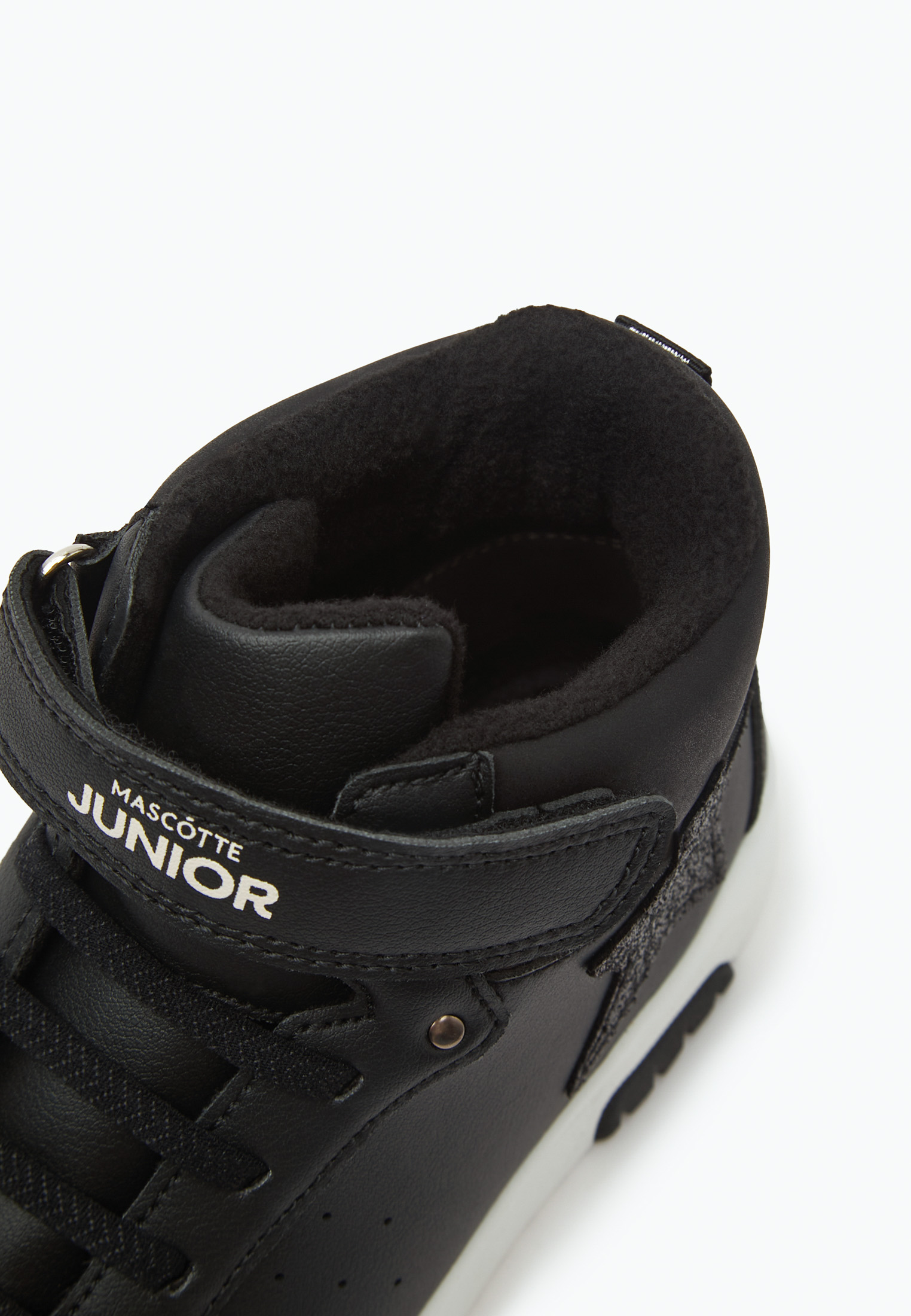 Черные высокие кроссовки для девочек 18-323021-0602